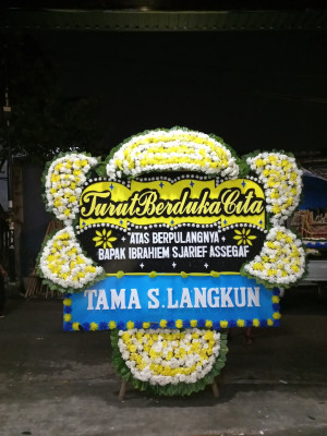 Papan Bunga Duka di Sutojayan