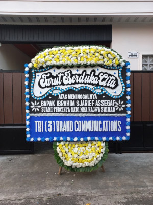 Papan Bunga Duka di Sutojayan